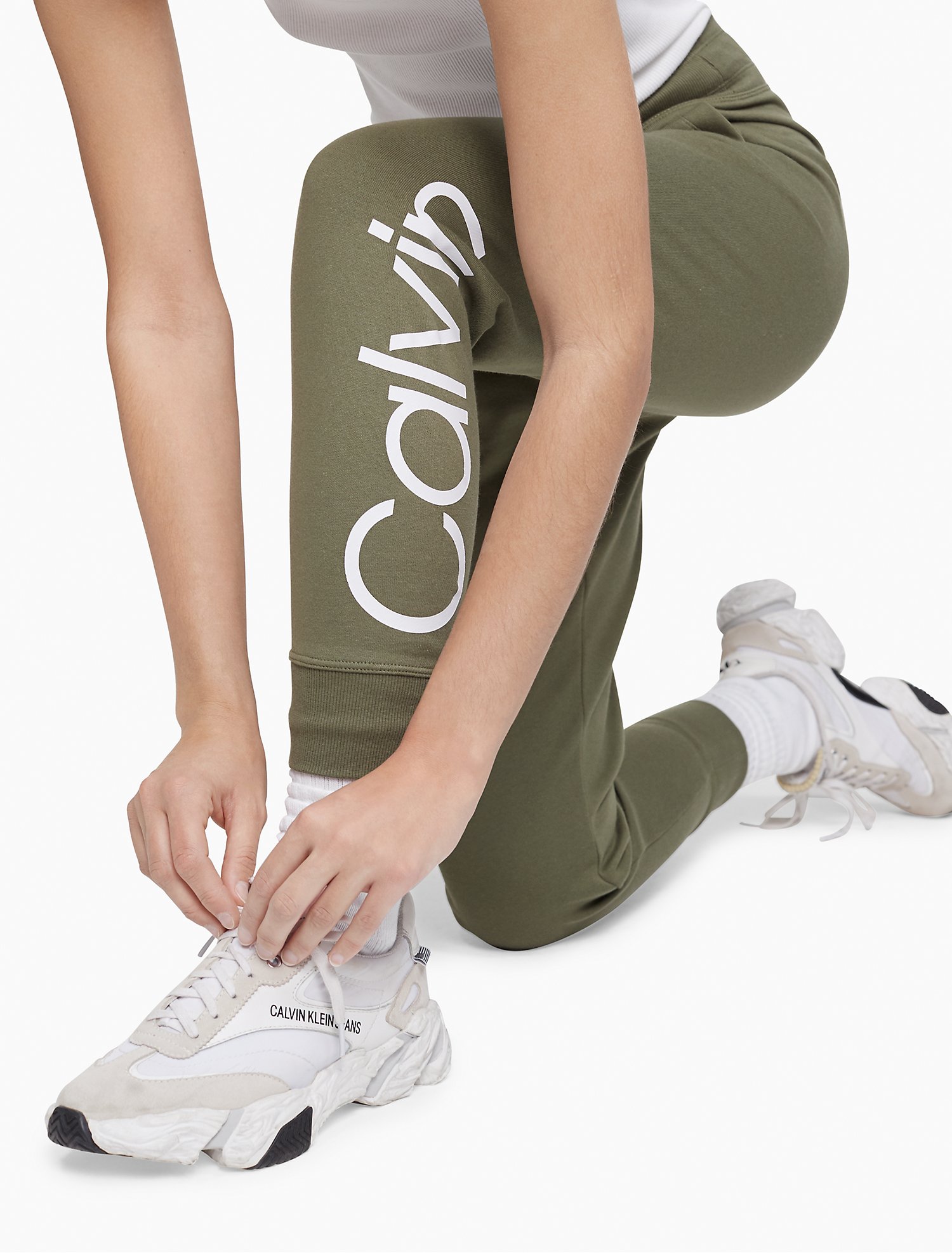 Performance Logo Drawstring Jogger Sweatpants