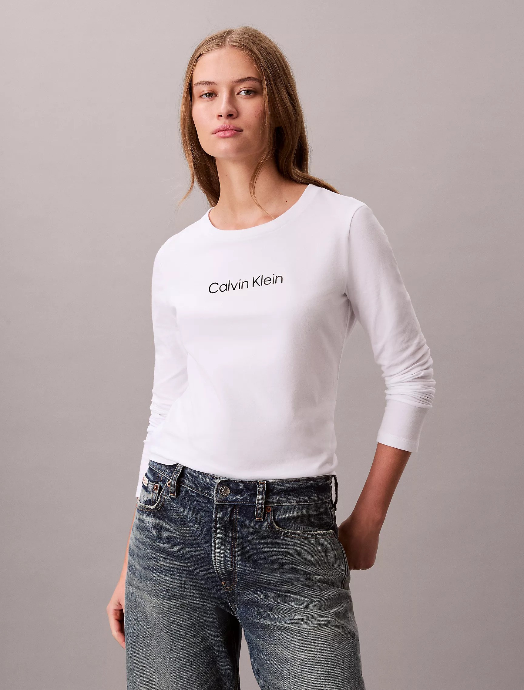 Standard Logo Slim T-Shirt