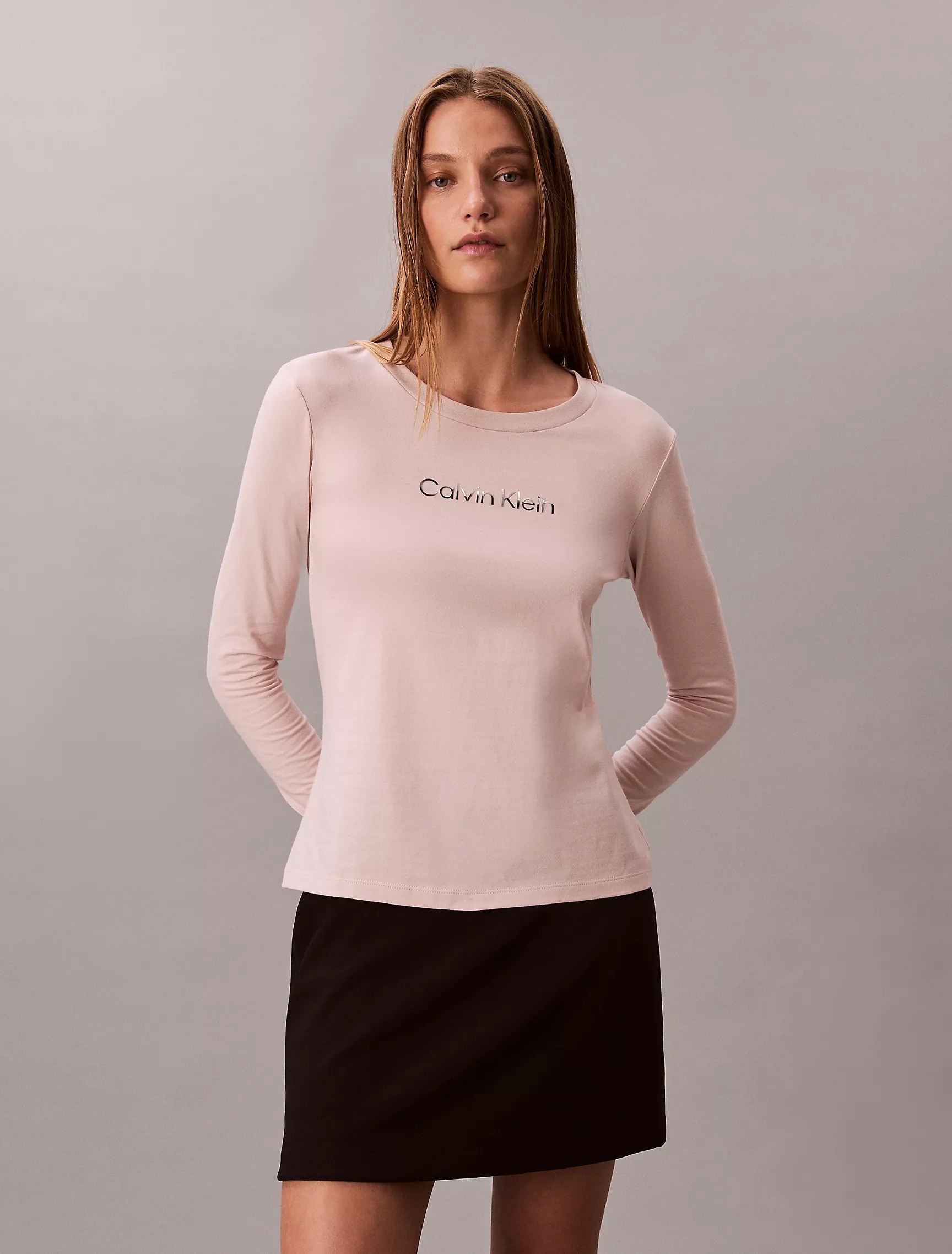 Standard Logo Slim T-Shirt