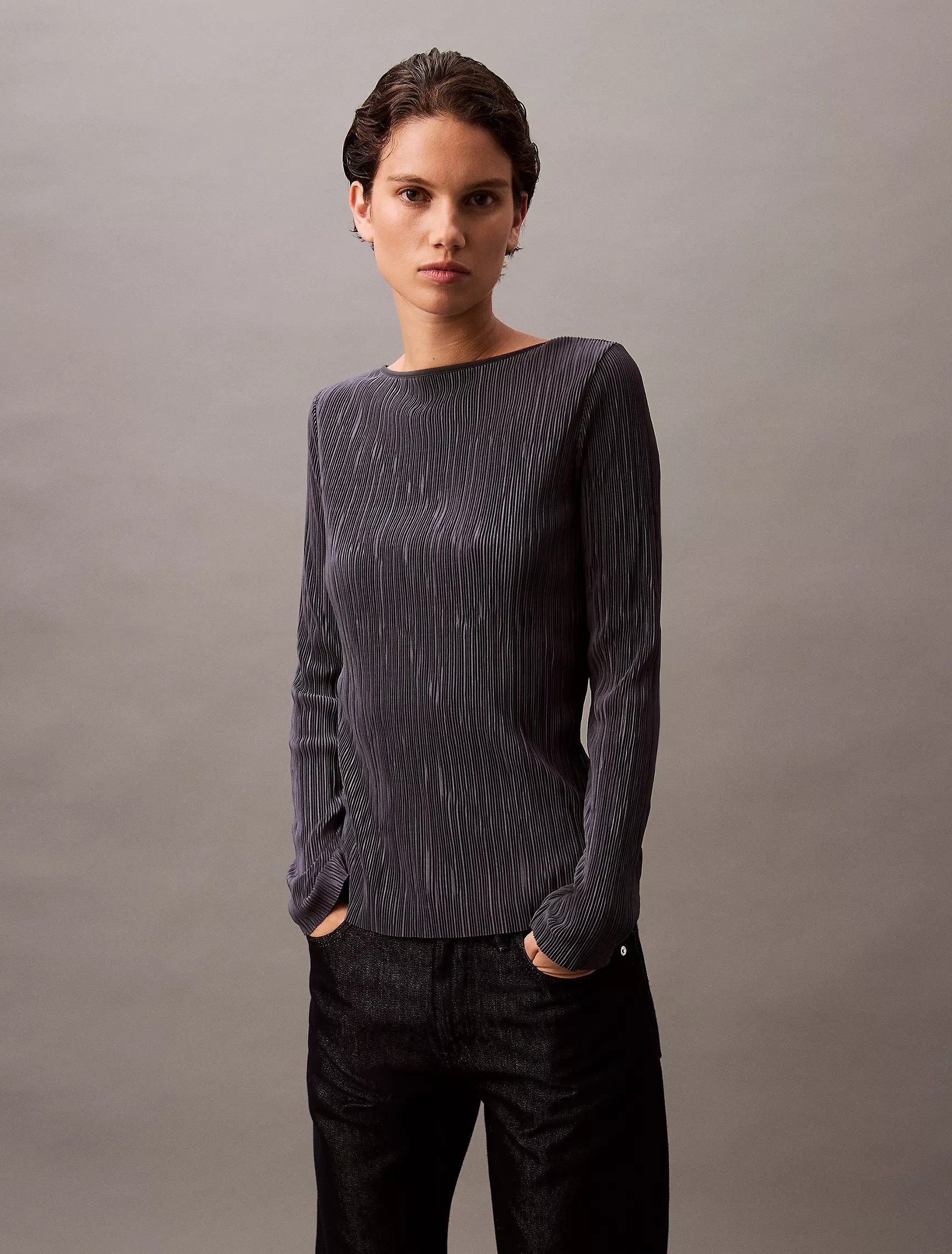 Plisse Low Back Slim T-Shirt